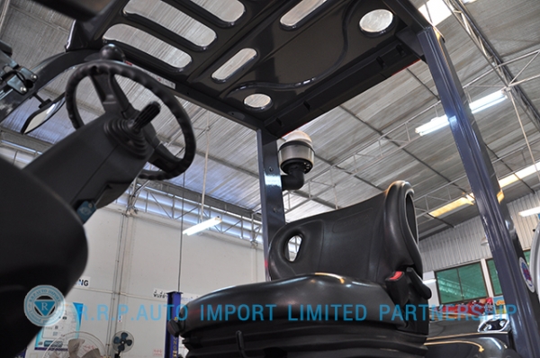 ขายรถโฟล์คลิฟท์มือสอง TOYOTA รุ่น 8FD25-30731 ราคา 530,000 บาท นำเข้าจากประเทศญี่ปุ่น 100\% ไม่เคยใช้งานในไทย