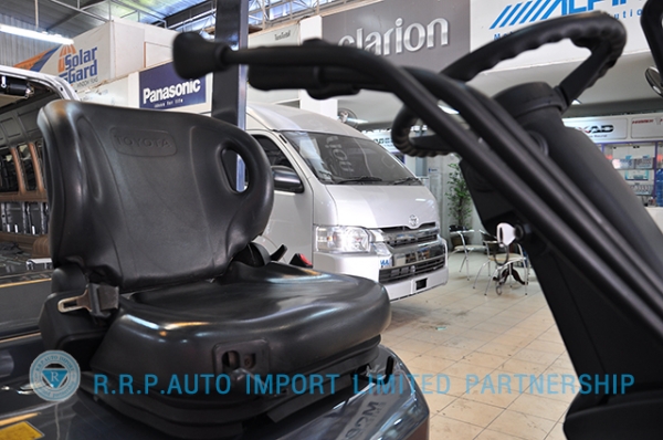 ขายรถโฟล์คลิฟท์มือสอง TOYOTA รุ่น 8FD25-30731 ราคา 530,000 บาท นำเข้าจากประเทศญี่ปุ่น 100\% ไม่เคยใช้งานในไทย