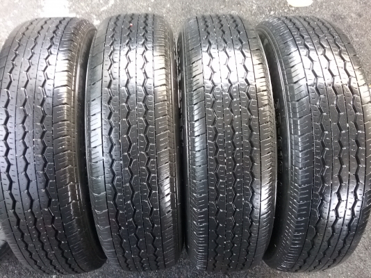 ยางBRIDGESTONE  195 R15 ปี2014 ยางรถตู้ รถกระบะ สภาพสวยมากๆดอกเยอะมากๆไม่มีปะ