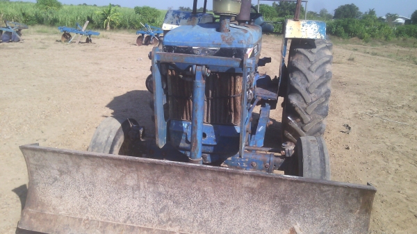 ขายรถไถFORD รุ่น6600 ที3  สวยเดิมพร้อมใช้งานเอกสารเล่มทะเบียน