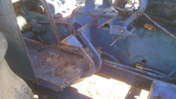 ขายรถไถFORD รุ่น6600 ที3  สวยเดิมพร้อมใช้งานเอกสารเล่มทะเบียน