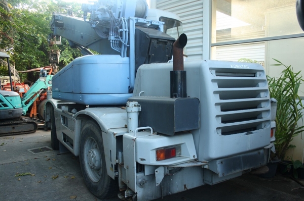 เครน KOMATSU 4.9 ตัน ล้อยาง