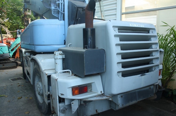 เครน KOMATSU 4.9 ตัน ล้อยาง