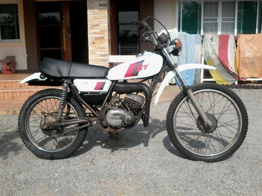 ขาย DT100 ไม่มีเอกสารออกใบซื้อขายเครื่องพอใช้ได้โครงดีคันสตาร์ทคันเกียร์ไม่เชื่อมเหมาะสำหรับเอาไปปั้นต่อราคมเบาๆ 6900 บาท