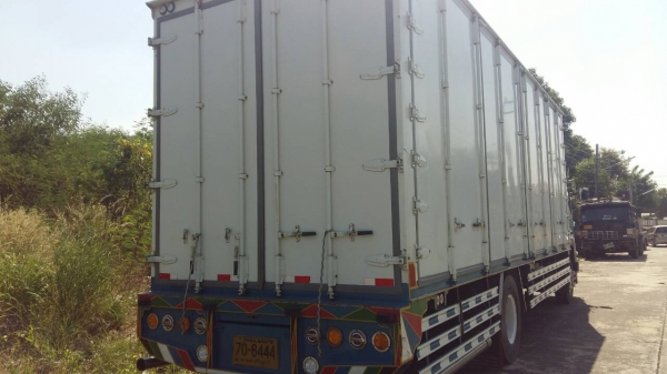 หกล้อ อีซูซุ FTR 240 ปี55 ช่วงยาว8.20ม รุ่นพิเศษ ตู้10บาน สภาพดีสวยพร้อมใช้ ทะเบียนพร้อมโอน