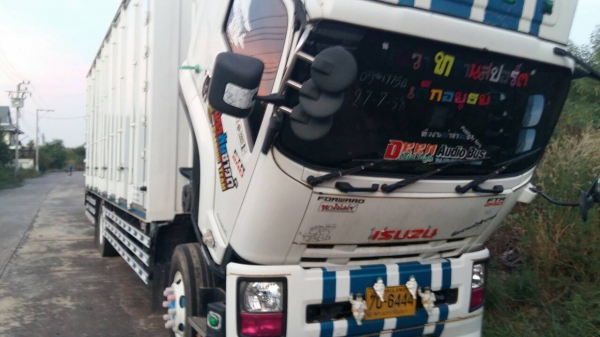 หกล้อ อีซูซุ FTR 240 ปี55 ช่วงยาว8.20ม รุ่นพิเศษ ตู้10บาน สภาพดีสวยพร้อมใช้ ทะเบียนพร้อมโอน