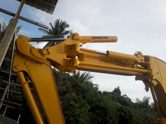 รถแบคโฮมือ2 โคมาสสุ 75UU-2