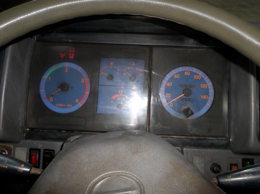 ขาย 6 ล้อ ฮีโน่สมอทอง  200 แรง ยาว 7.2  ม.  ปี 2545 สภาพดี เครื่องแน่น คัสซีสวย พร้อมใช้งาน  ชมรถก่อนได้ครับ สนใจติดต่อได้ที่ 081-9425443   081-5715326