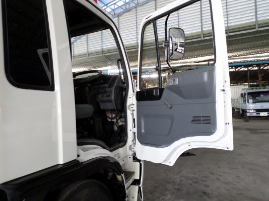 ขาย 6 ล้อ ฮีโน่สมอทอง  200 แรง ยาว 7.2  ม.  ปี 2545 สภาพดี เครื่องแน่น คัสซีสวย พร้อมใช้งาน  ชมรถก่อนได้ครับ สนใจติดต่อได้ที่ 081-9425443   081-5715326