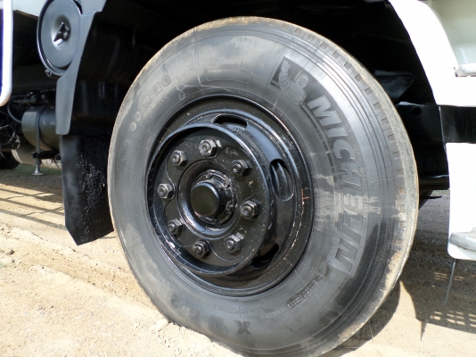 ขาย 6 ล้อ ฮีโน่สมอทอง  200 แรง ยาว 7.2  ม.  ปี 2545 สภาพดี เครื่องแน่น คัสซีสวย พร้อมใช้งาน  ชมรถก่อนได้ครับ สนใจติดต่อได้ที่ 081-9425443   081-5715326