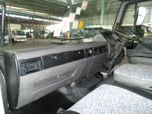 ขาย 6 ล้อ ฮีโน่สมอทอง  200 แรง ยาว 7.2  ม.  ปี 2545 สภาพดี เครื่องแน่น คัสซีสวย พร้อมใช้งาน  ชมรถก่อนได้ครับ สนใจติดต่อได้ที่ 081-9425443   081-5715326