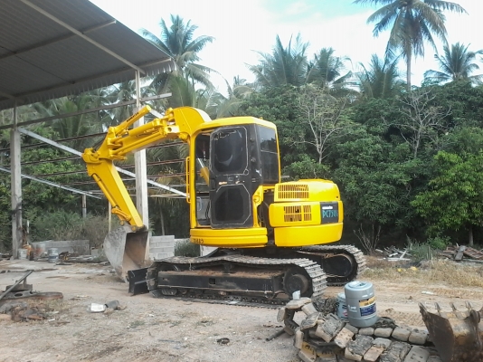 รถแบคโฮมือ2 โคมาสสุ 75UU-2