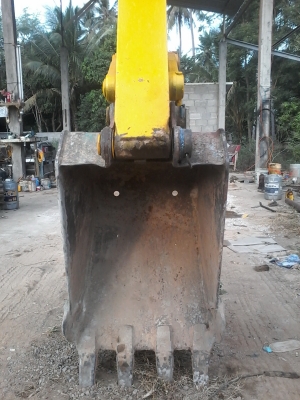 รถแบคโฮมือ2 โคมาสสุ 75UU-2 รถแบคโฮมือ2 โคมาสสุ 75UU-2