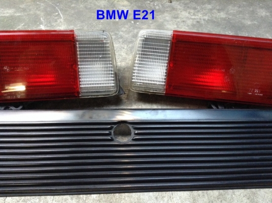 ไฟท้าย BMW E21 มือสองjapan พร้อมแผงต่อ และมีเศษแยก  รับหล่อไฟเบอร์ มีตัวงานจริงมาปรึกษาได้