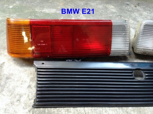 ไฟท้าย BMW E21 มือสองjapan พร้อมแผงต่อ และมีเศษแยก  รับหล่อไฟเบอร์ มีตัวงานจริงมาปรึกษาได้