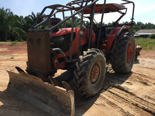 รถไถ KUBOTA M9540  2 เพลา.  ( รถทำงาน 5,xxx ชม. )    สนใจติดต่อ  081 - 6079515