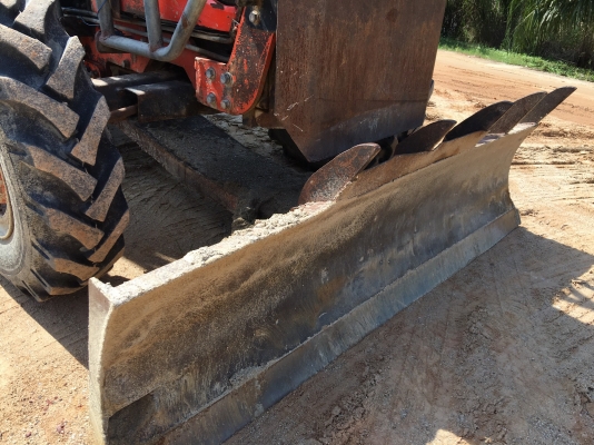 รถไถ KUBOTA M9540  2 เพลา.  ( รถทำงาน 5,xxx ชม. )    สนใจติดต่อ  081 - 6079515