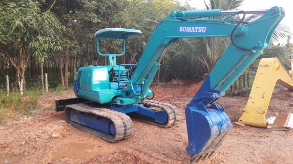 ขายรถแบคโฮ KOMATSU PC40-7 เอกสารอินวอย แทรคยาง ราคา 350000