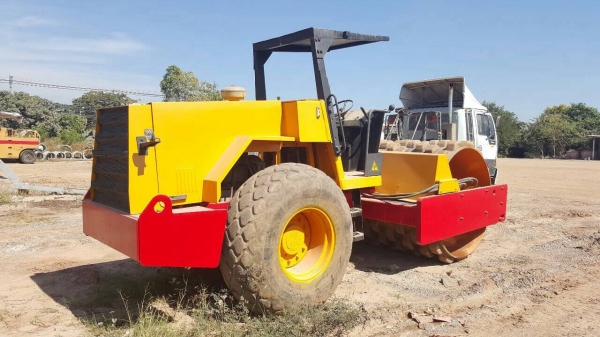 ขาย รถบดสั่นสะเทือน ล้อหนาม 4X4 DYNAPAC CA251D เอกสารเล่มทะเบียนครบ ขาย รถบดสั่นสะเทือน ล้อหนาม 4X4 DYNAPAC CA251D เอกสารเล่มทะเบียนครบ