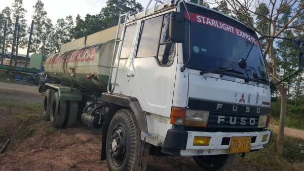 ขายรถบรรทุก 10 ล้อน้ำ MITSUBISHI FN517 ราคา 650000