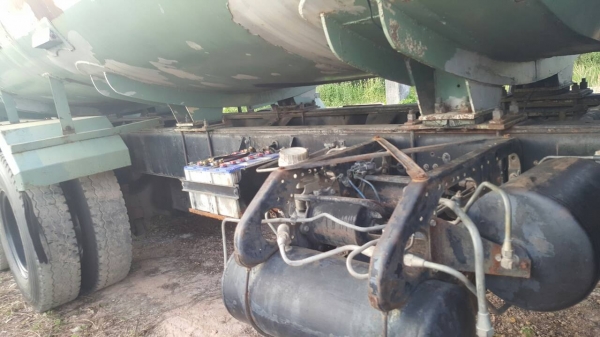 ขายรถบรรทุก 10 ล้อน้ำ MITSUBISHI FN517 ราคา 650000