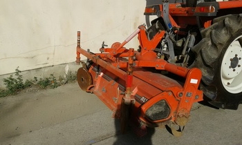 จัดให้เลือกสรรกัน ที่สาขา 2 ครับ รถไถนานั่งขับ KUBOTA 25 แรง สภาพสวย 2 เพลา ขับ 4 WD จัดให้เลือกสรรกัน ที่สาขา 2 ครับ รถไถนานั่งขับ KUBOTA 25 แรง สภาพสวย 2 เพลา ขับ 4 WD