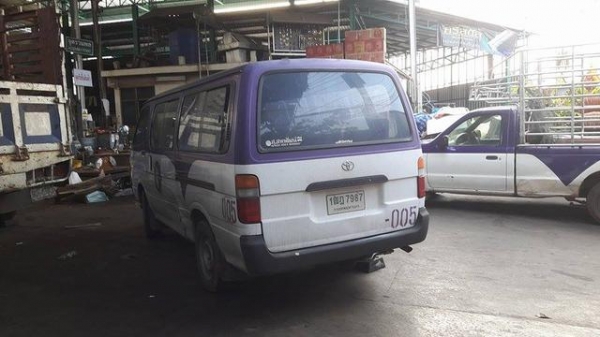 ขาย Totota HIACE ปี2001 สภาพพร้อมใช้ 90,000 บาท ขาย Totota HIACE ปี2001 สภาพพร้อมใช้ 90,000 บาท