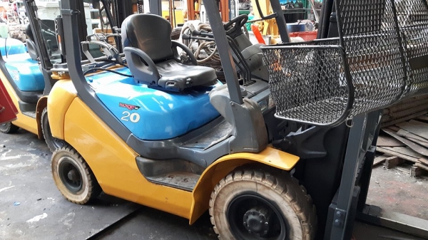 ขายรถโฟล์คลิฟท์ โคมัสสึ รุ่น FG20t-16 เครื่องเบนซิน ขนาด 2.0 ตัน
