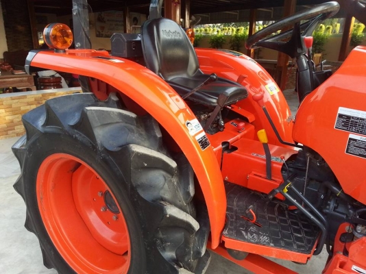 คูโบต้า L3608 SP 4 WD รุ่นใหม่ล่าสุด พร้อมใบมีดตราช้าง ทำงาน 295 ชั่วโมง เล่มพร้อม