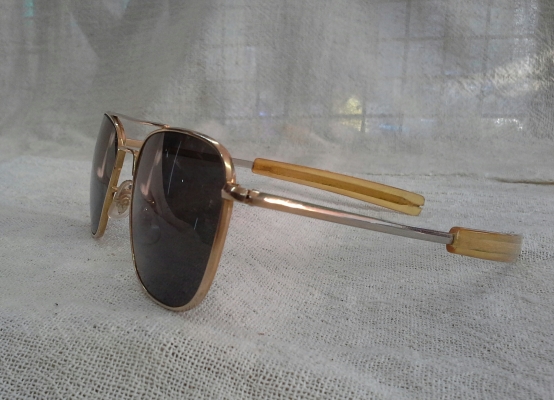 แว่นตาเสืออากาศทศวรรษที่ 70  COMMAND/USA 23K