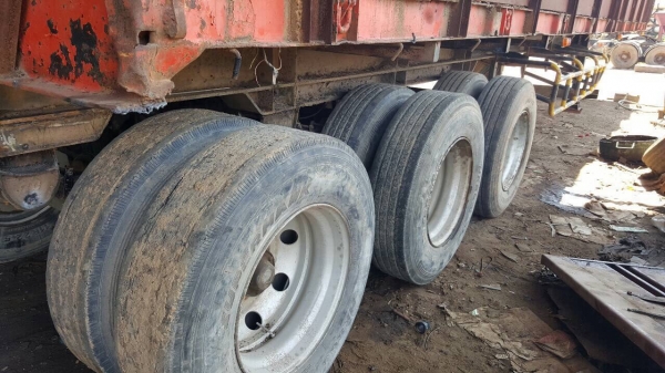 ขายหางเทนเลอร์ 3 คาน ยาว 12 เมตร ไม่มีทะเบียน ราคาต่อรองได้ครับ