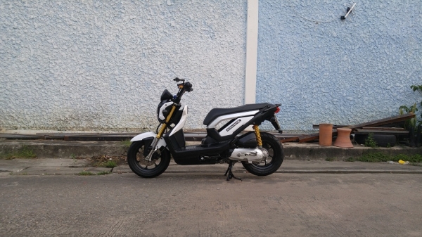 Zoomer x  รถบ้านแท้ ชื่อเจ้าของคนเดียว เล่มชุดโอนครบ ภาษีพรบ59