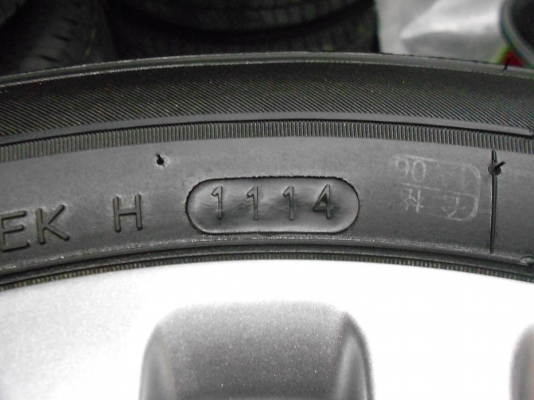 ล้อแม็ก Ford fiesta ขอบ 15 พร้อมยางป้ายแดง Hankook 185/55/15 ผลิตปี 14 /เทิร์นได้ ใส่ฟรีค่ะ