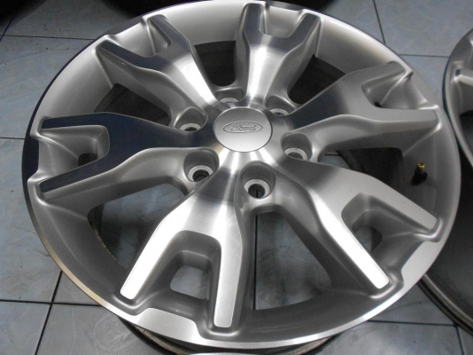ล้อแม็กเปล่า Ford Ranger ขอบ 18 สภาพสวย เดิมๆ ขายถูก ทั้งชุด 8,800 บาท /ใส่ ถ่วงฟรีค่ะ