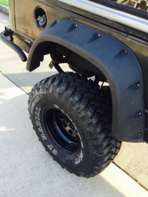 คารีเบี้ยนตู้ปลาเครื่อง1800cc. Toyota 7k สดๆวางใหม่ อะไหล่หาง่าย ราคาถูก วิ่งดีกว่าเครื่องเดิมเยอะครับ ยกสูง คันชักใหม่ๆ แหนบ กระทิง 4.5 ทั้งหมด ล้อ15x8. ออฟลึกใหม่ๆ พร้อมยางใหม่ 33นิ้ว เฟือง8/41 สโล1000 ประตู จิมนี่ คานหลังคาจิมนี่ ฝากระโปรง แก้ม กระจังห