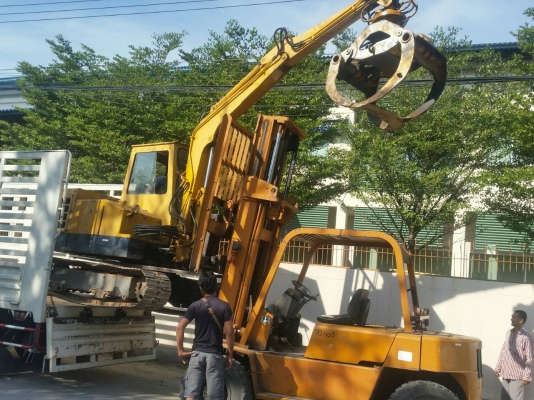 จัดส่งรถขุด แบคโฮ ติดหัวคีบ ให้ลูกค้า ปราจีนไปใช้คีบไม้ครับ จัดส่งรถขุด แบคโฮ ติดหัวคีบ ให้ลูกค้า ปราจีนไปใช้คีบไม้ครับ
