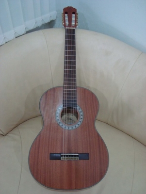 กีต้าร์โปร่งคลาสิค Vivid ของใหม่ รุ่น V-950N ไม้ด้าน คอใหญ่ เสียงกังวานดีมาก ขายถูก