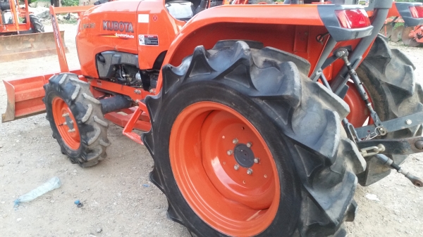 ขายรถไถคูโบต้า  KUBOTA   L 3608 พร้อมชุดใบมีดดันหน้าคานล่าง