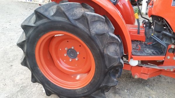ขายรถไถคูโบต้า  KUBOTA   L 3608 พร้อมชุดใบมีดดันหน้าคานล่าง