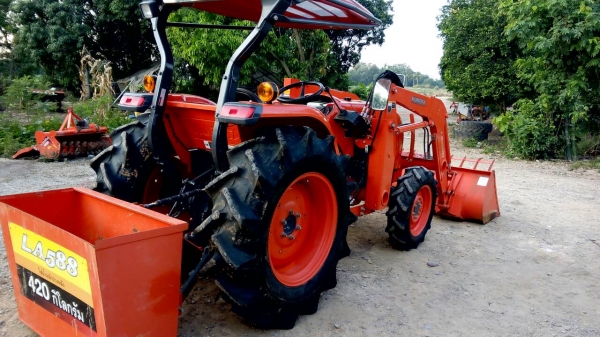 ขายรถไถคูโบต้า KUBOTA L4708SP (4WD)พร้อมบุ้งกี๋ ขายรถไถคูโบต้า KUBOTA L4708SP (4WD)พร้อมบุ้งกี๋