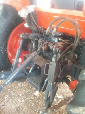 ขายรถไถ KUBOTA M7040 ใบมีดอย่างเดียว เอกสารเล่มทะเบียน รถปี 2551 ราคา 320000 กับ 350000