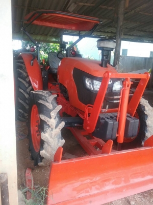 ขายรถไถ KUBOTA M7040 ใบมีดอย่างเดียว เอกสารเล่มทะเบียน รถปี 2551 ราคา 320000 กับ 350000