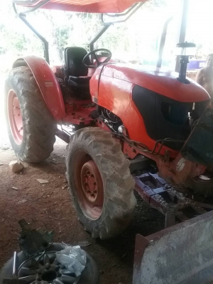 ขายรถไถ KUBOTA M7040 ใบมีดอย่างเดียว เอกสารเล่มทะเบียน รถปี 2551 ราคา 320000 กับ 350000