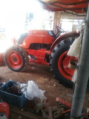 ขายรถไถ KUBOTA M7040 ใบมีดอย่างเดียว เอกสารเล่มทะเบียน รถปี 2551 ราคา 320000 กับ 350000