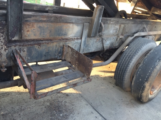 ขายรถบรรทุก 10 ล้อดัมพ์ ISUZU 160 แรงม้า เพลาเดี่ยว ราคารวม 2 คัน 300000