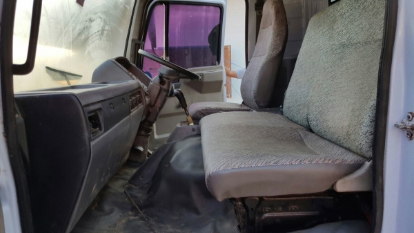 รถฮีโน่ 6 ล้อดั้ม FC4J  145 แรงม้า. ปี 40.   สนใจติดต่อ  081 - 6079515