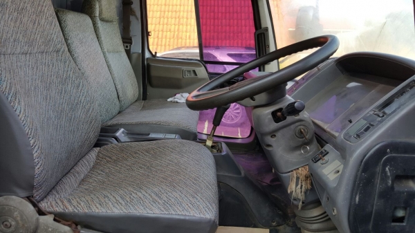 รถฮีโน่ 6 ล้อดั้ม FC4J  145 แรงม้า. ปี 40.   สนใจติดต่อ  081 - 6079515