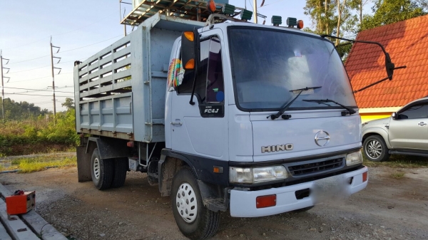 รถฮีโน่ 6 ล้อดั้ม FC4J  145 แรงม้า. ปี 40.   สนใจติดต่อ  081 - 6079515