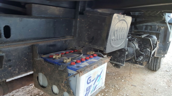 รถฮีโน่ 6 ล้อดั้ม FC4J  145 แรงม้า. ปี 40.   สนใจติดต่อ  081 - 6079515