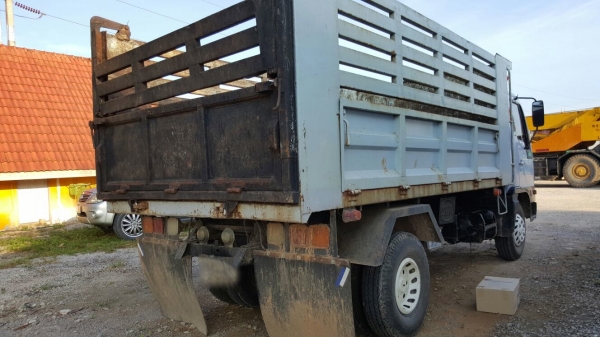 รถฮีโน่ 6 ล้อดั้ม FC4J  145 แรงม้า. ปี 40.   สนใจติดต่อ  081 - 6079515